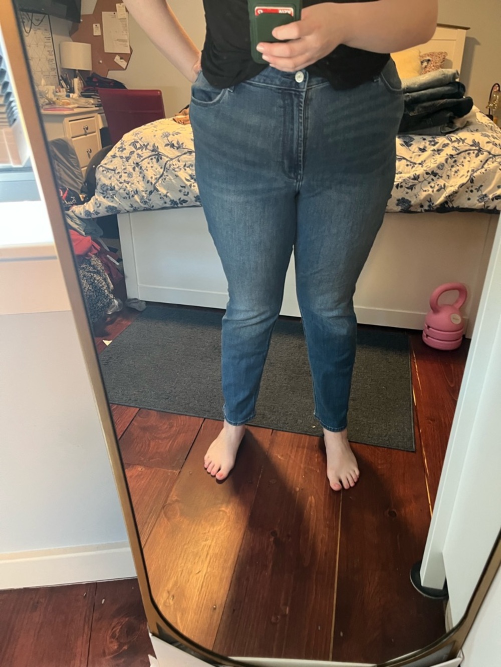 Old Navy Women's Wow Straight Jeans Medium Wash - Picture 2 of 3